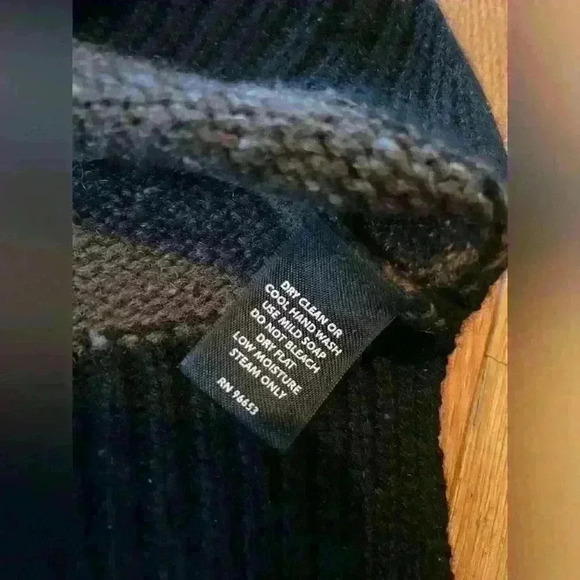 Christopher Fischer Brown/Black V-Neck Cashmere Sweater Womens Size Large? READ - Picture 7 of 11